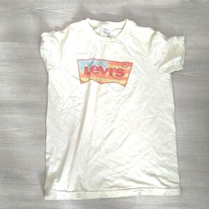 2 for $10 Boys Levi's T-shirt Off-white Used condition